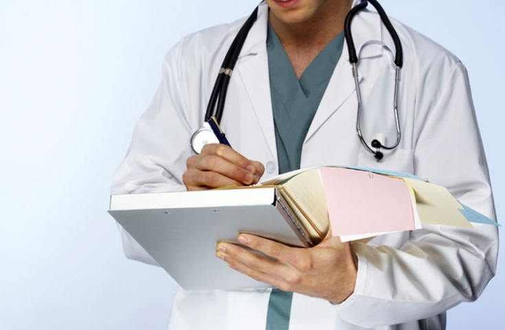 Θα βγουν στη φόρα ονόματα γιατρών που παίρνουν «δωράκια» από εταιρείες; Τι θα κάνει ο Βορίδης
