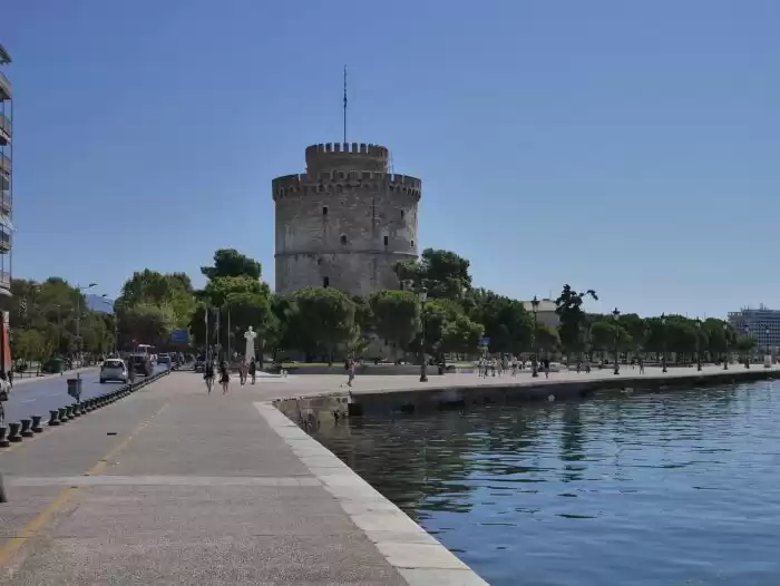 Κορονοϊός: Σε συναγερμό η Θεσσαλονίκη – Ένα βήμα πριν το mini lockdown